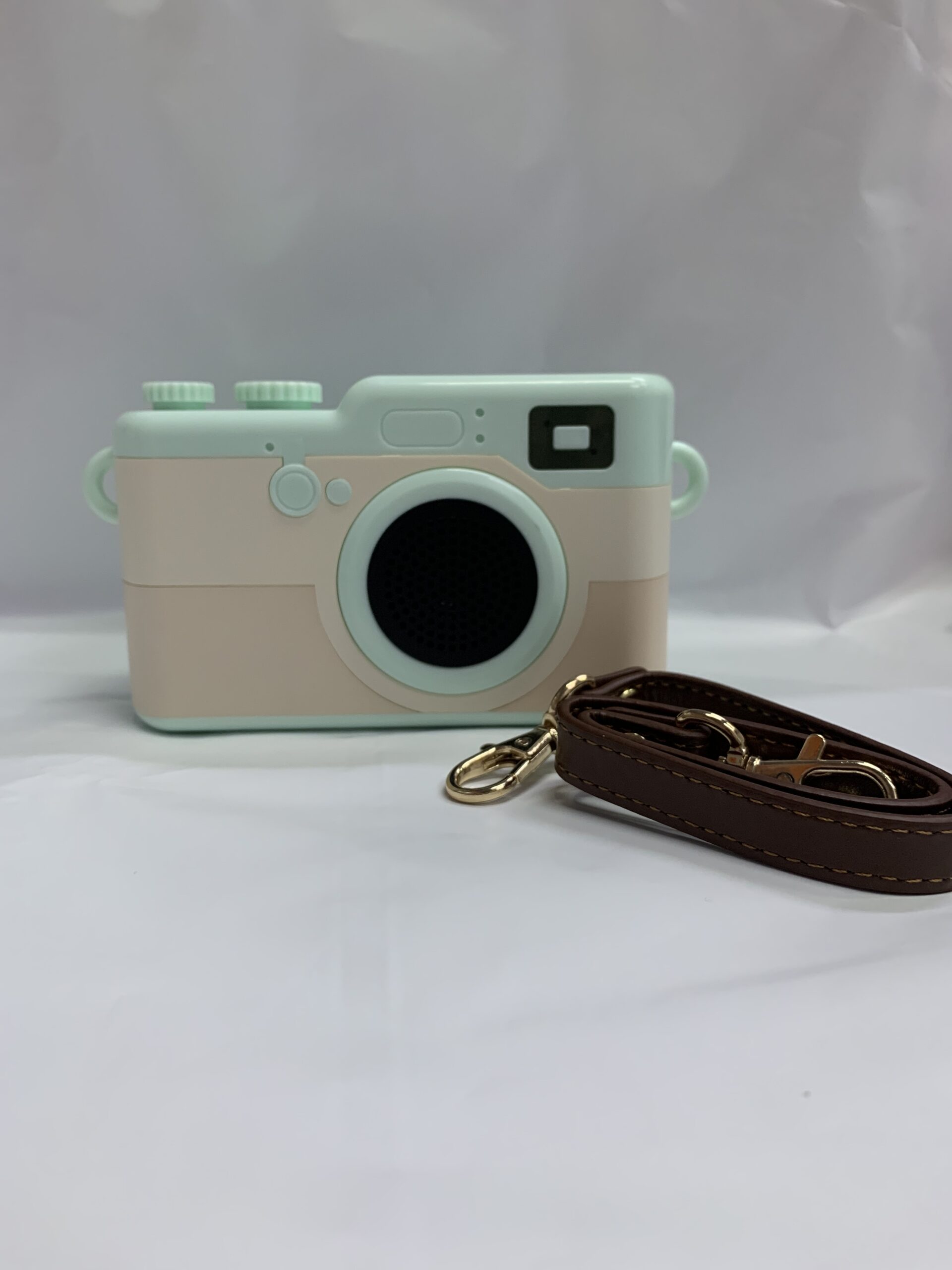 Wireless Speaker (Camera Shaped)